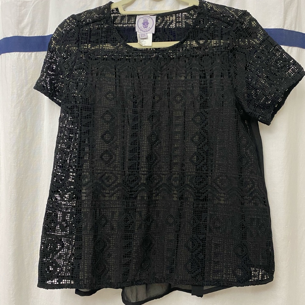Boutique black cut out top